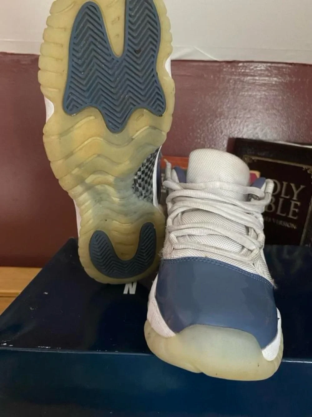 Jordan Men's Low-Top Sneakers in White and Navy
